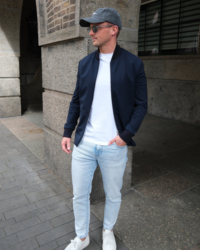 IOS JEANS - LIGHT BLUE BLEACHED WASH