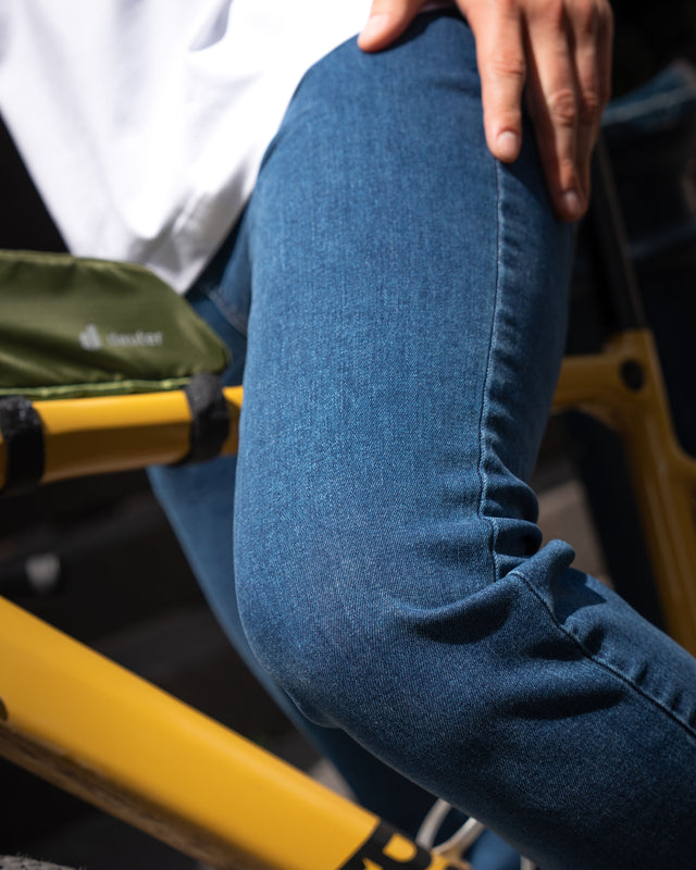 IOS JEANS - MID BLUE STONE WASH