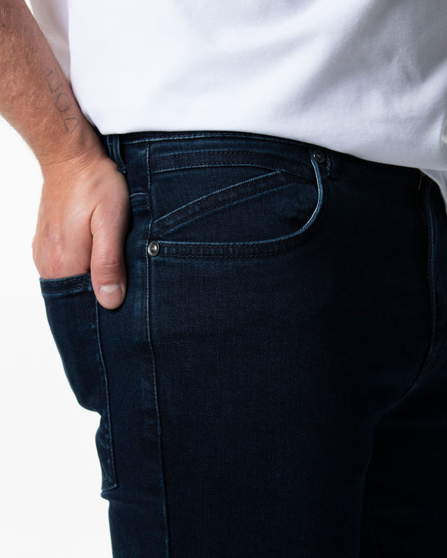 IOS JEANS - DARK BLUE CLEAN WASH