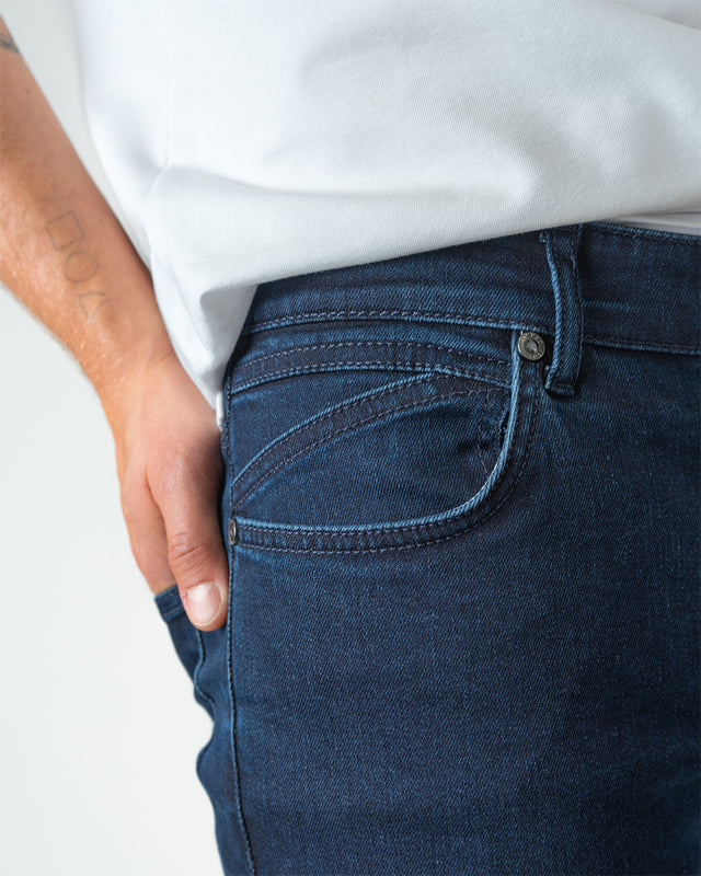 IOS JEANS - DARK BLUE CLEAN WASH