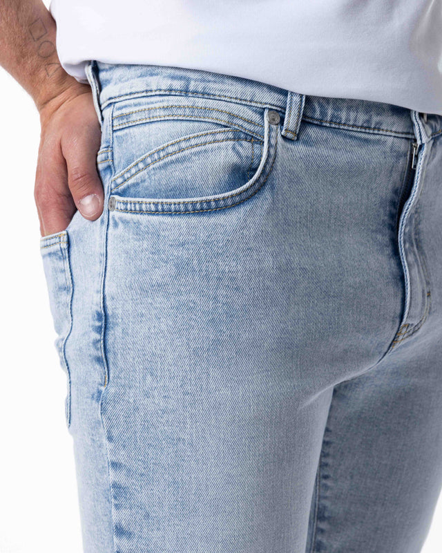 IOS JEANS - LIGHT BLUE BLEACHED WASH