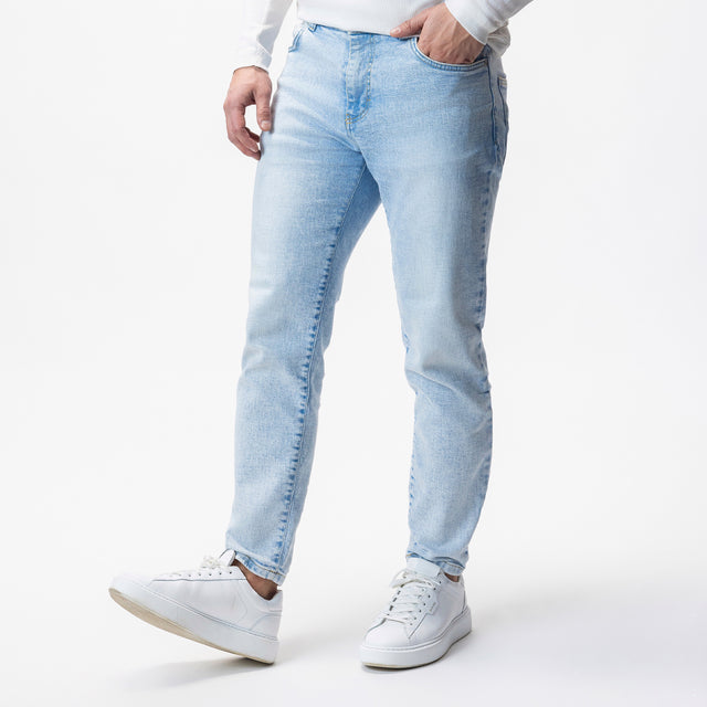 IOS JEANS -  LIGHT BLUE BLEACHED WASH