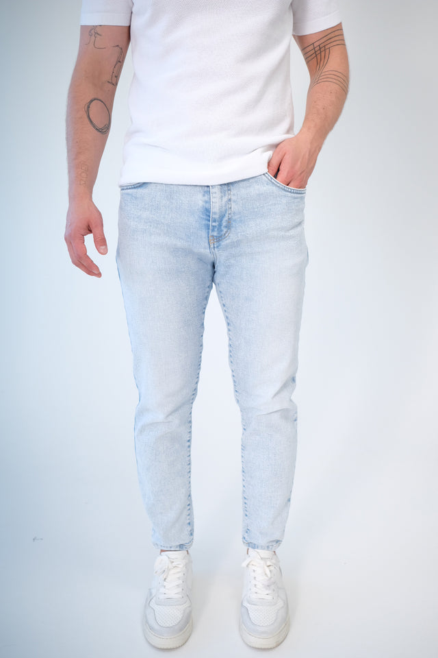 IOS JEANS -  LIGHT BLUE BLEACHED WASH