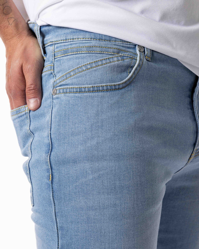 IOS JEANS - LIGHT BLUE USED