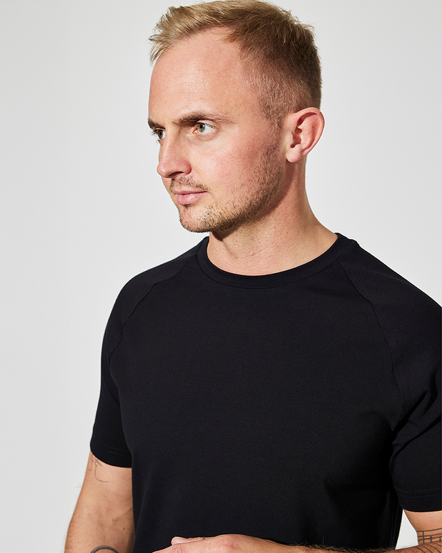 IOS T-SHIRT - BLACK